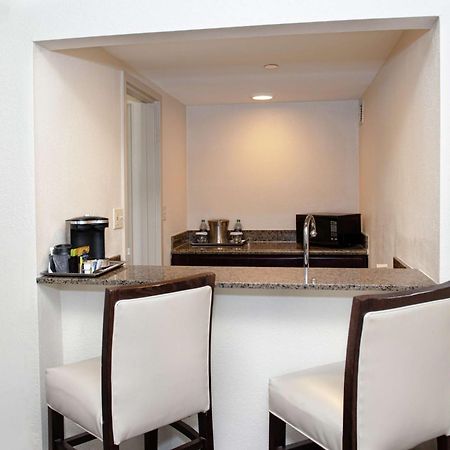 Doubletree By Hilton Lafayette Hotel Екстериор снимка