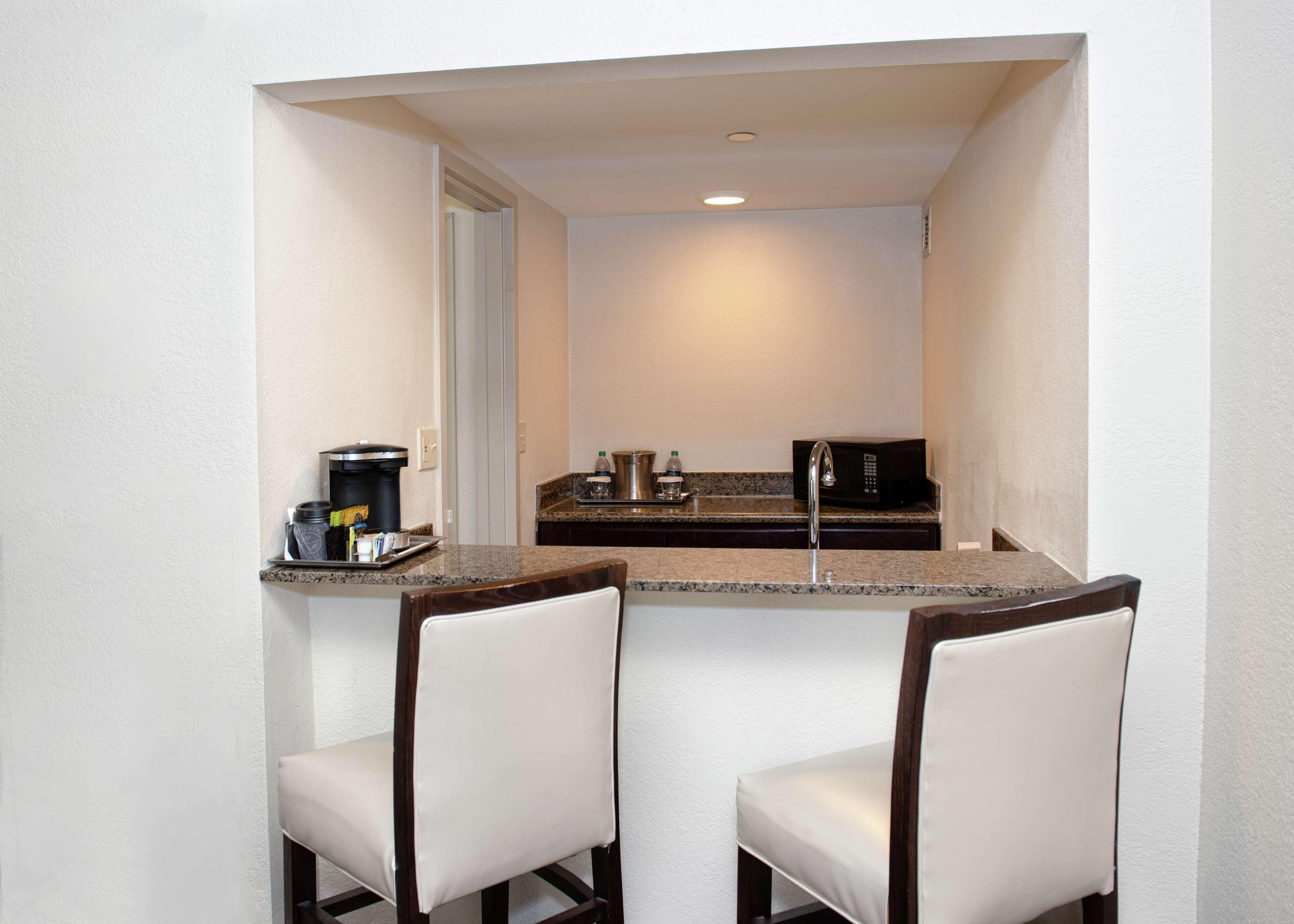Doubletree By Hilton Lafayette Hotel Екстериор снимка