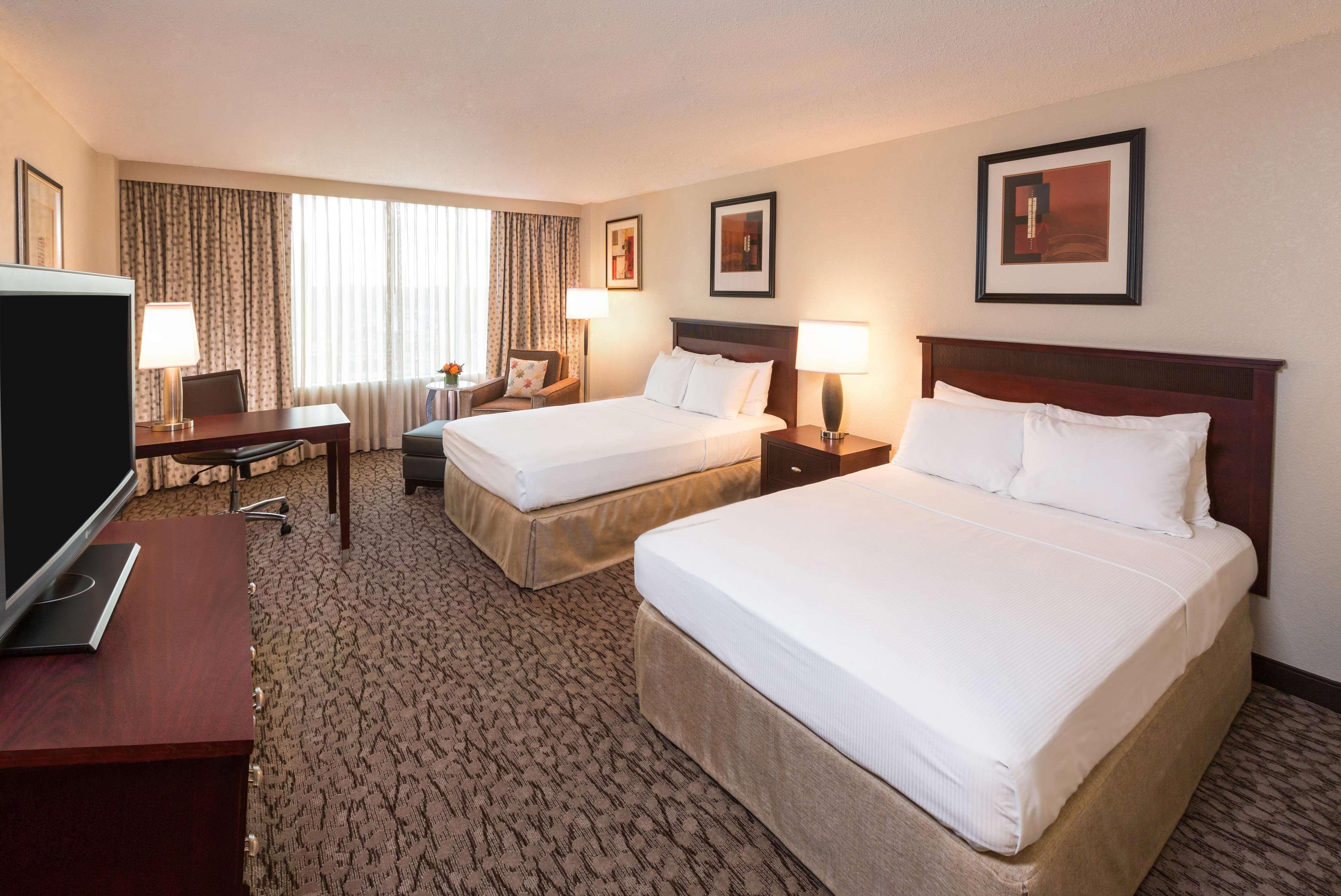 Doubletree By Hilton Lafayette Hotel Екстериор снимка