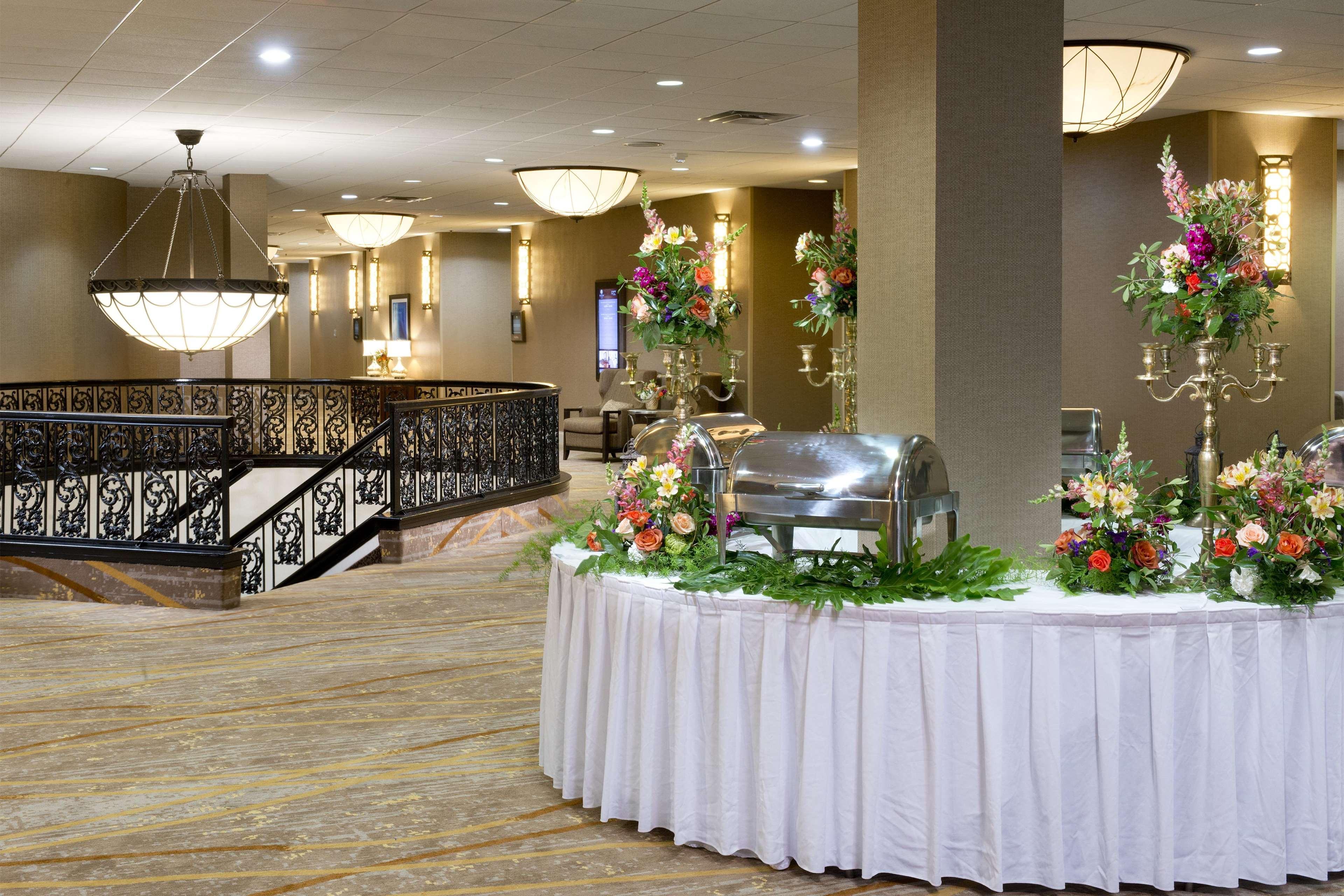 Doubletree By Hilton Lafayette Hotel Екстериор снимка