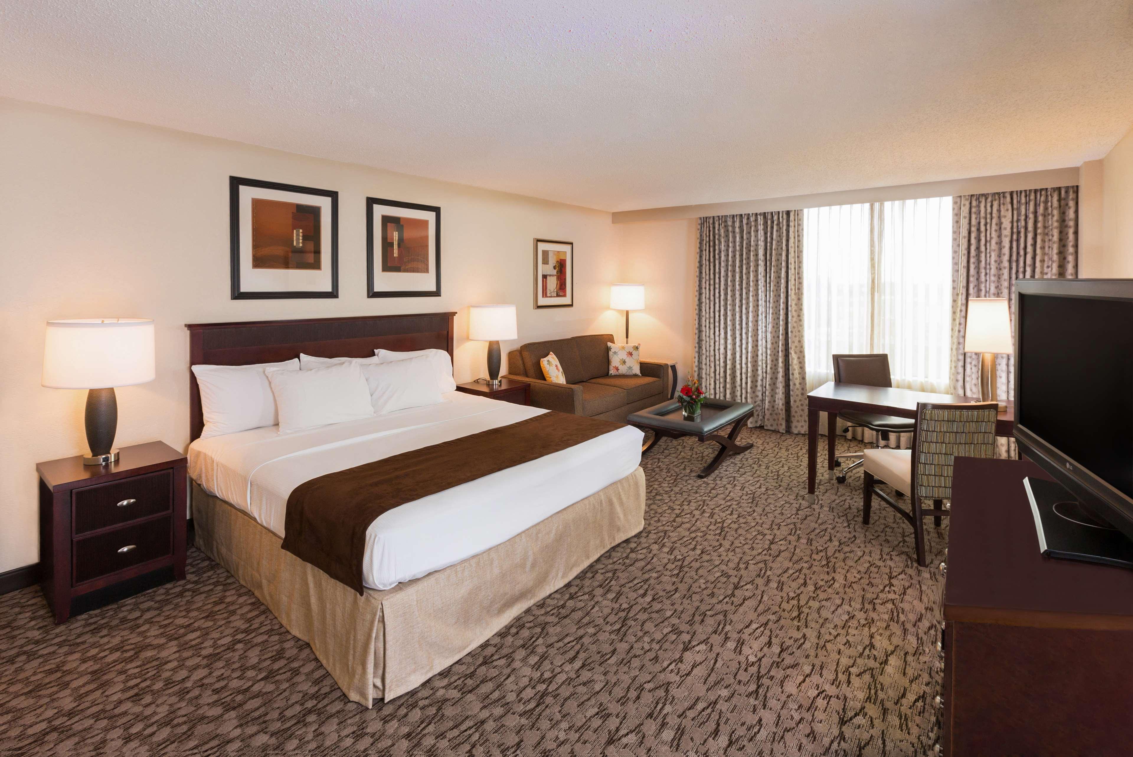Doubletree By Hilton Lafayette Hotel Екстериор снимка