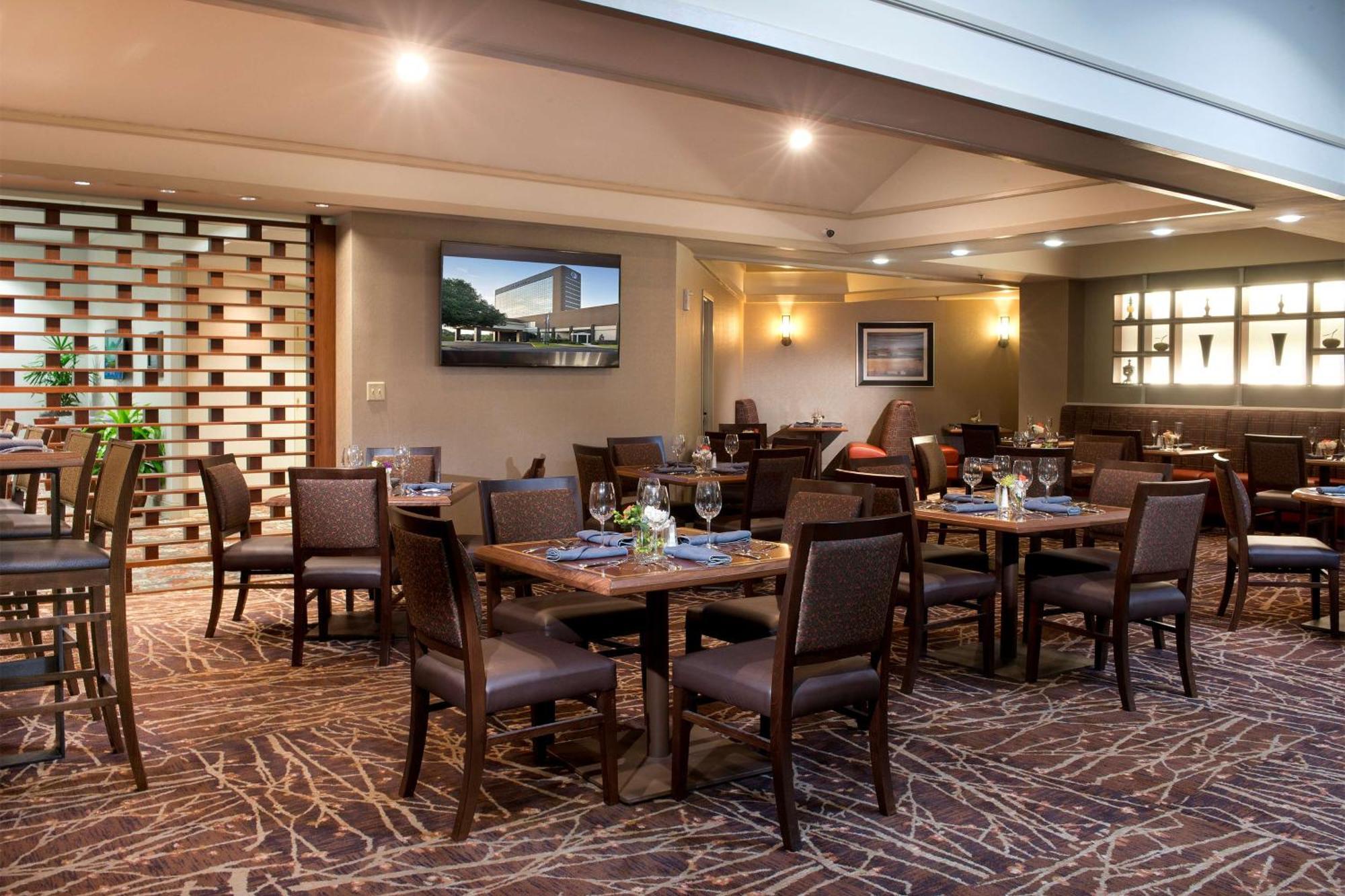 Doubletree By Hilton Lafayette Hotel Екстериор снимка