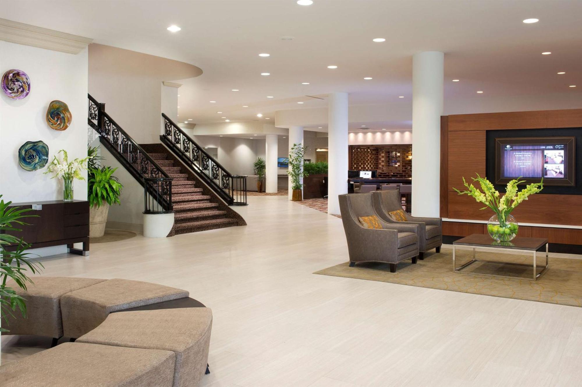 Doubletree By Hilton Lafayette Hotel Екстериор снимка