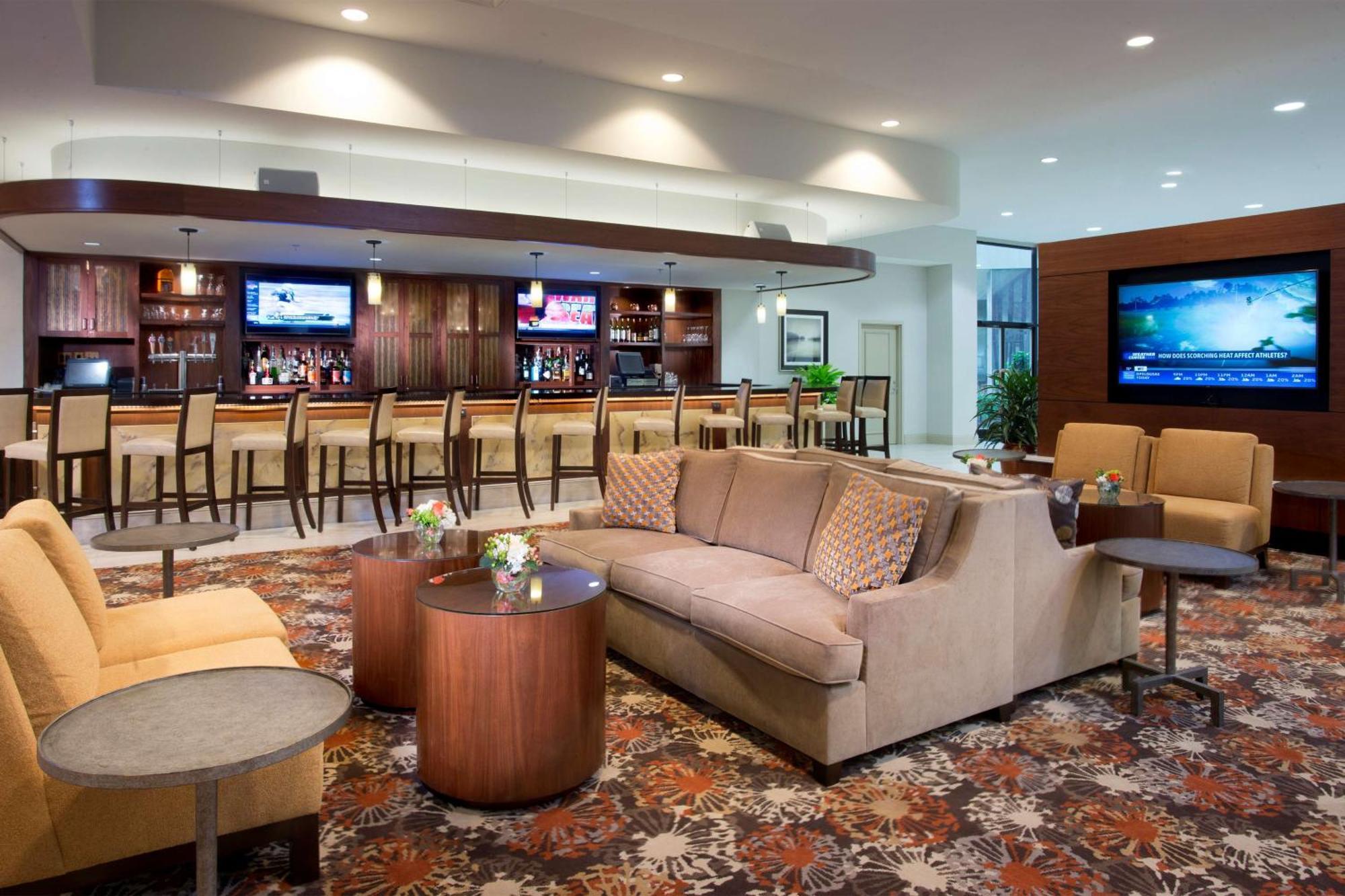 Doubletree By Hilton Lafayette Hotel Екстериор снимка