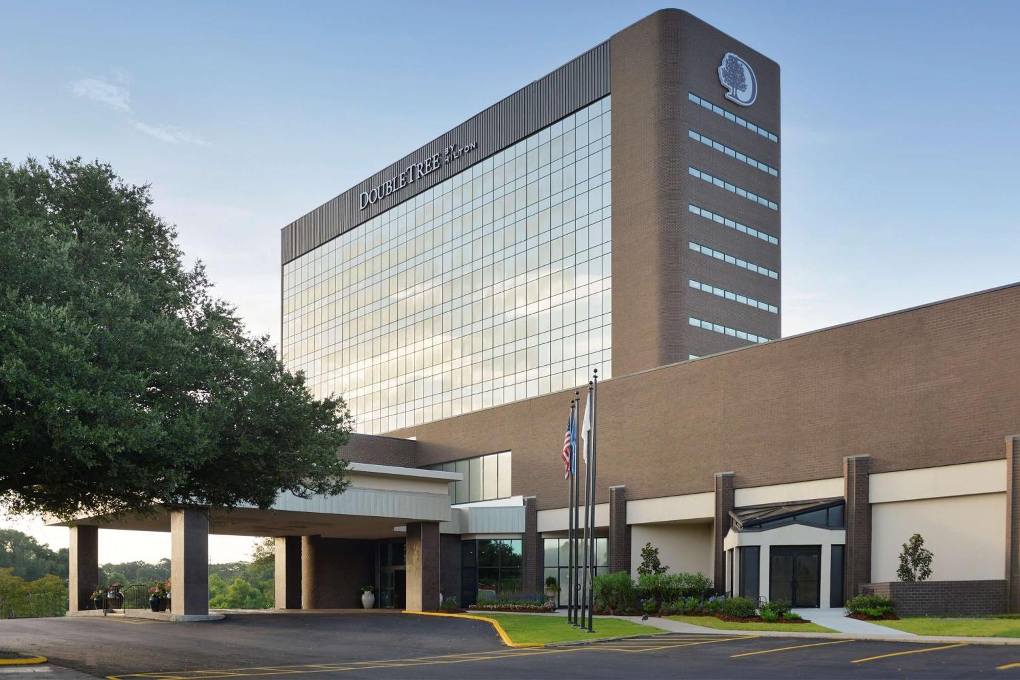 Doubletree By Hilton Lafayette Hotel Екстериор снимка