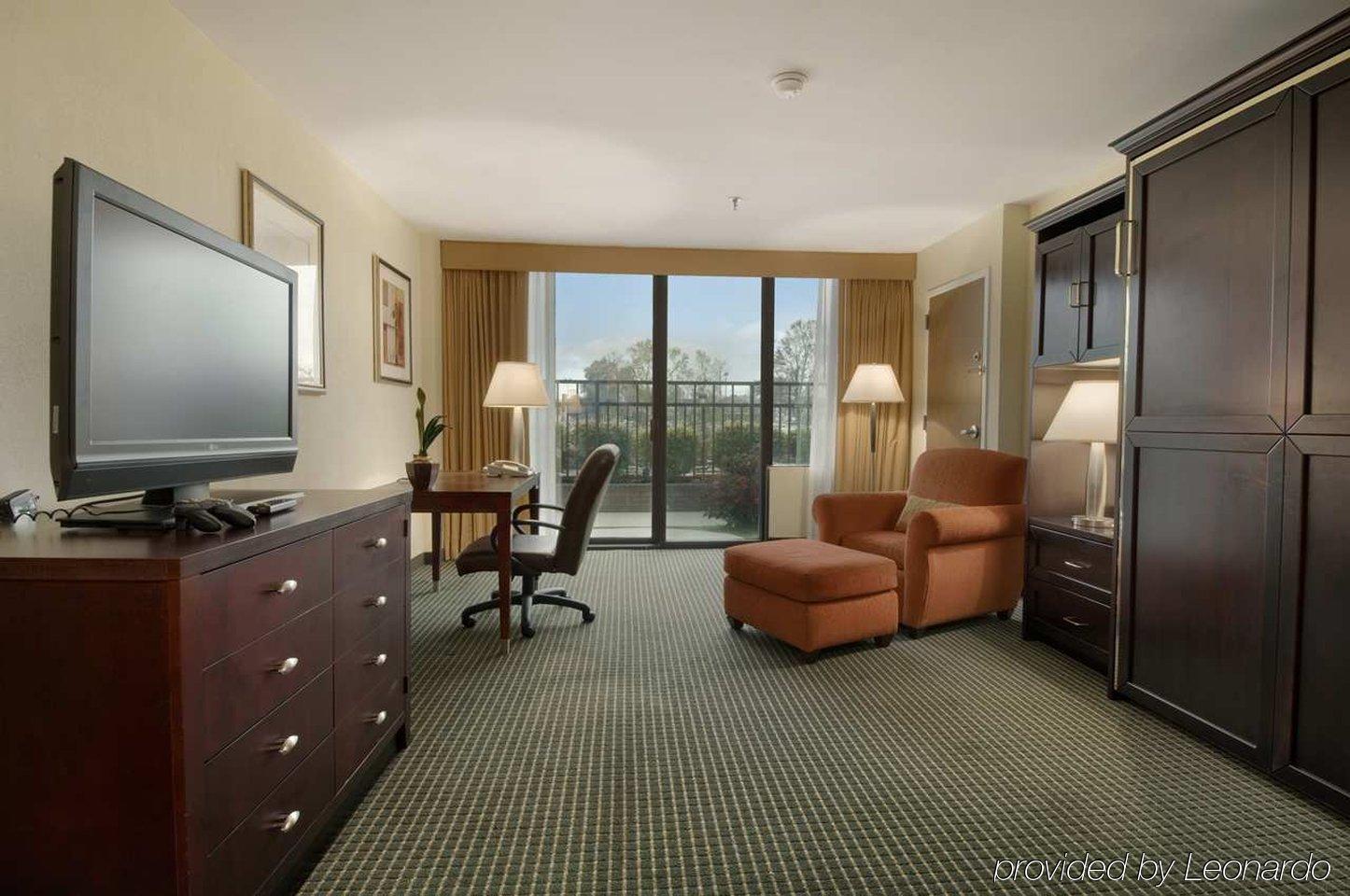 Doubletree By Hilton Lafayette Hotel Стая снимка